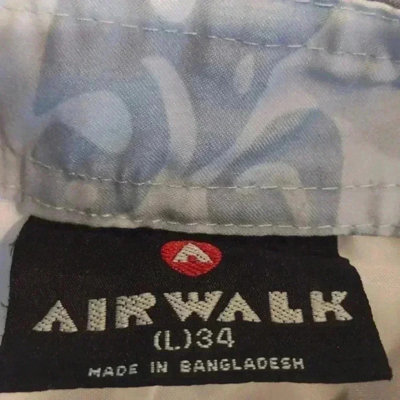 Men's Airwalk blue Hawaiian print swim trunks size large (34) - Picture 6 of 7